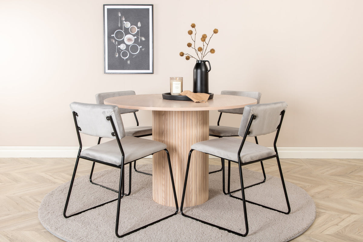 Bianca Matbord med Kenth Stolarna – Bord: ⌀110 Stol: 52x76x40