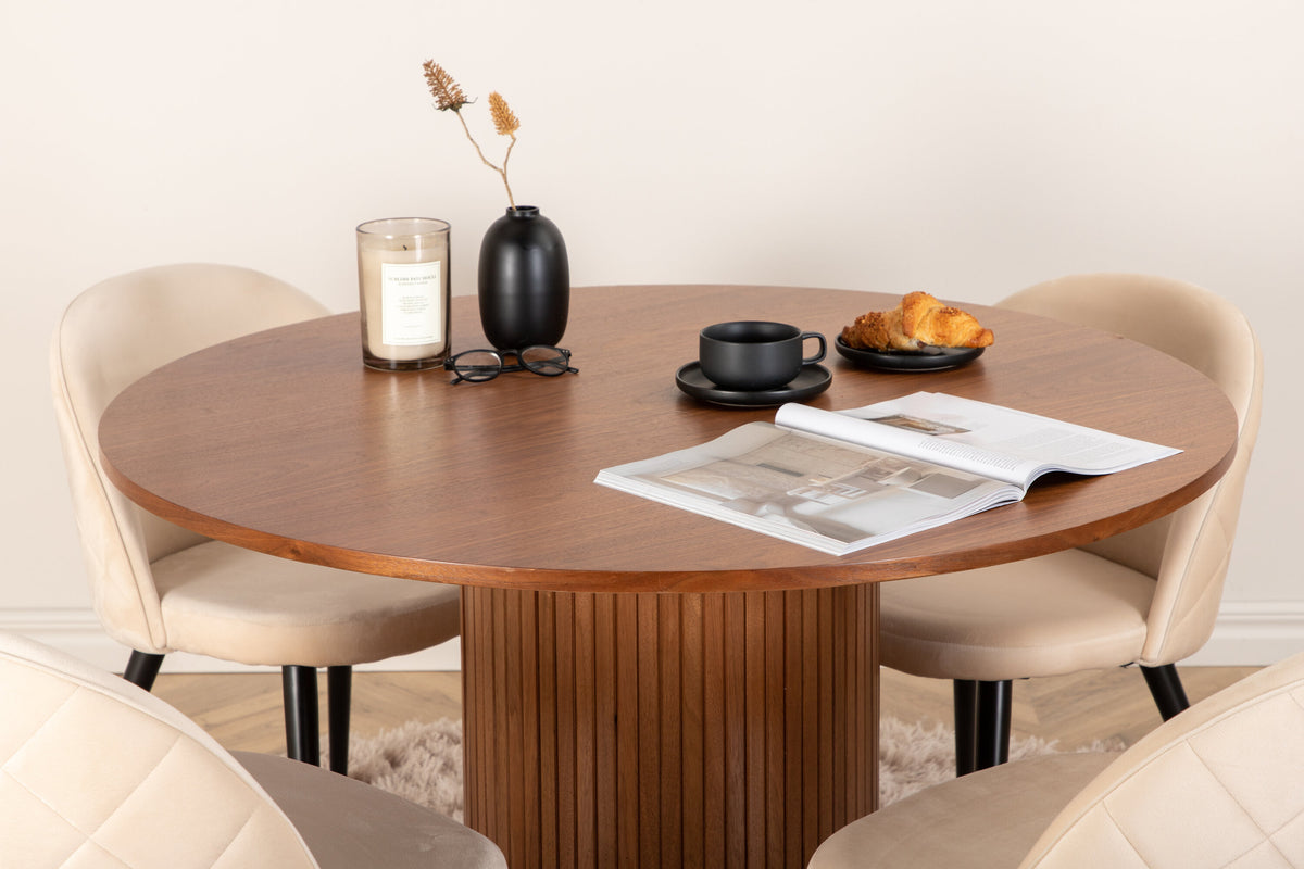 Bianca Matbord med Velvet Stolarna – Bord: ⌀110 Stol: 57x76,5x50