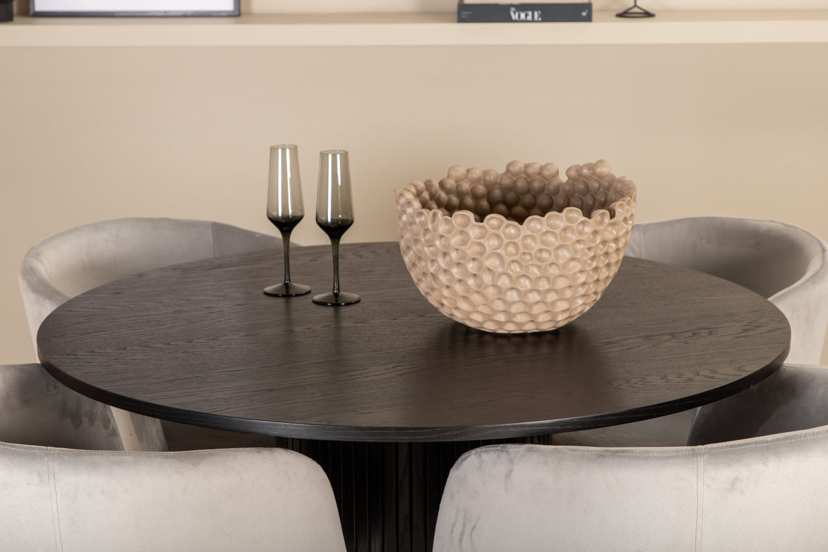 Bianca Matbord med Berit Stolarna – Bord: ⌀110 Stol: 55x78x55