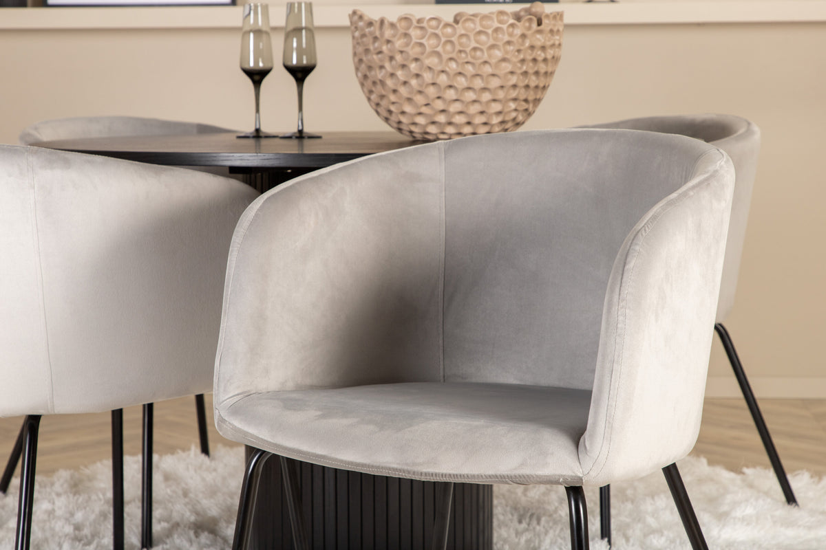 Bianca Matbord med Berit Stolarna – Bord: ⌀110 Stol: 55x78x55