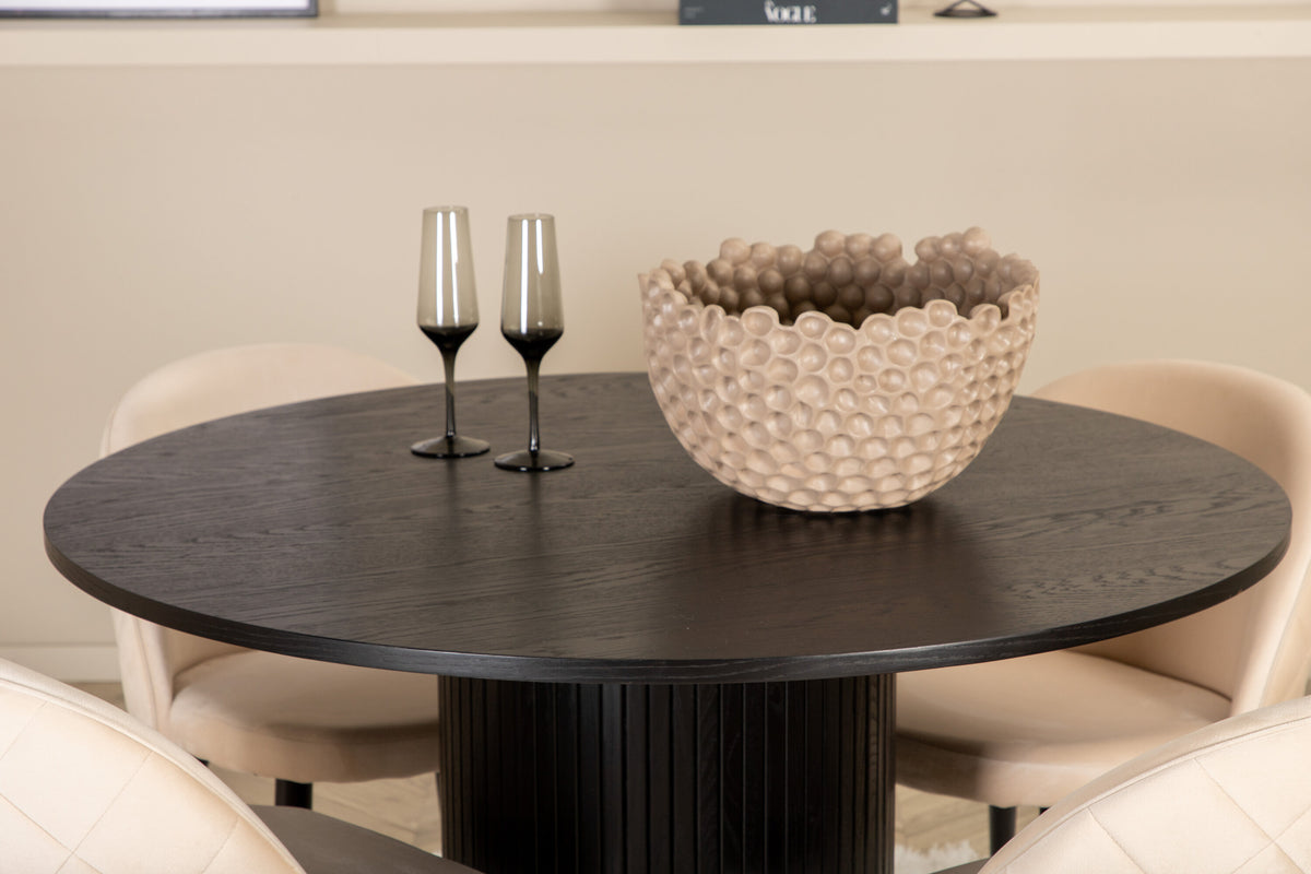 Bianca Matbord med Velvet Stolarna – Bord: ⌀110 Stol: 57x76,5x50