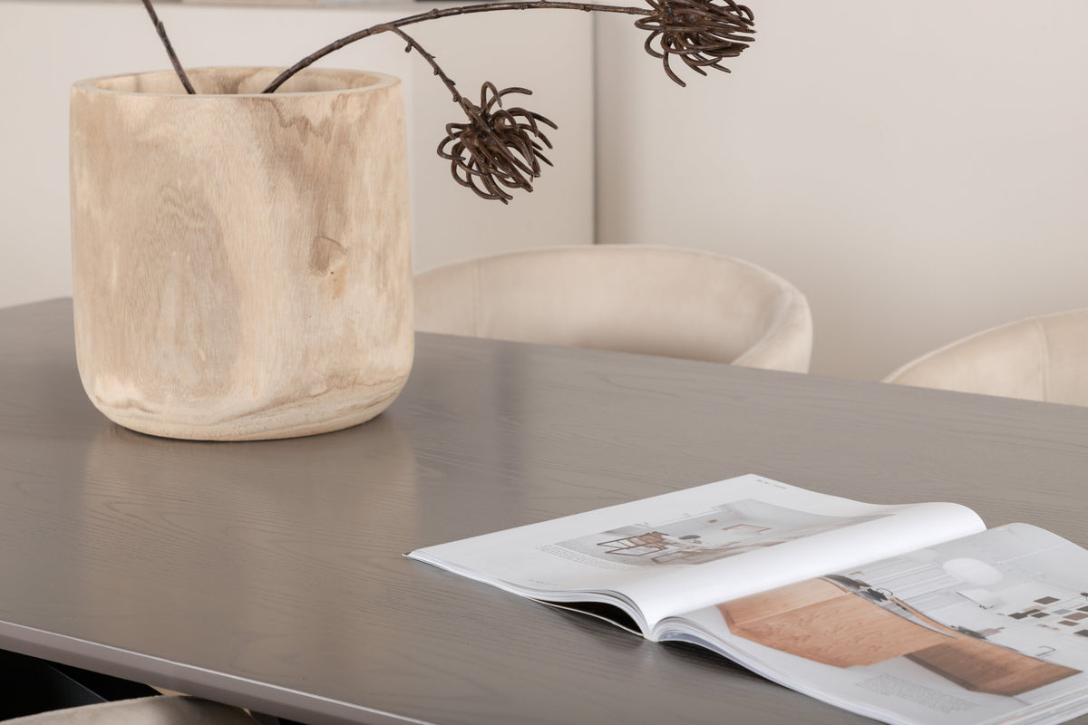 Piazza Matbord med Berit Stolarna – Bord: 76x180x90 Stol: 55x78x55