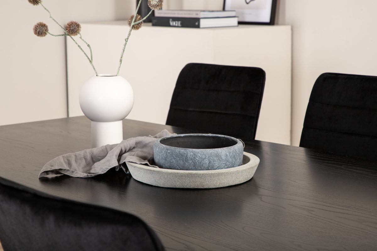 Piazza Matbord med Windu Stolarna – Bord: 76x180x90 Stol: 49x94x43