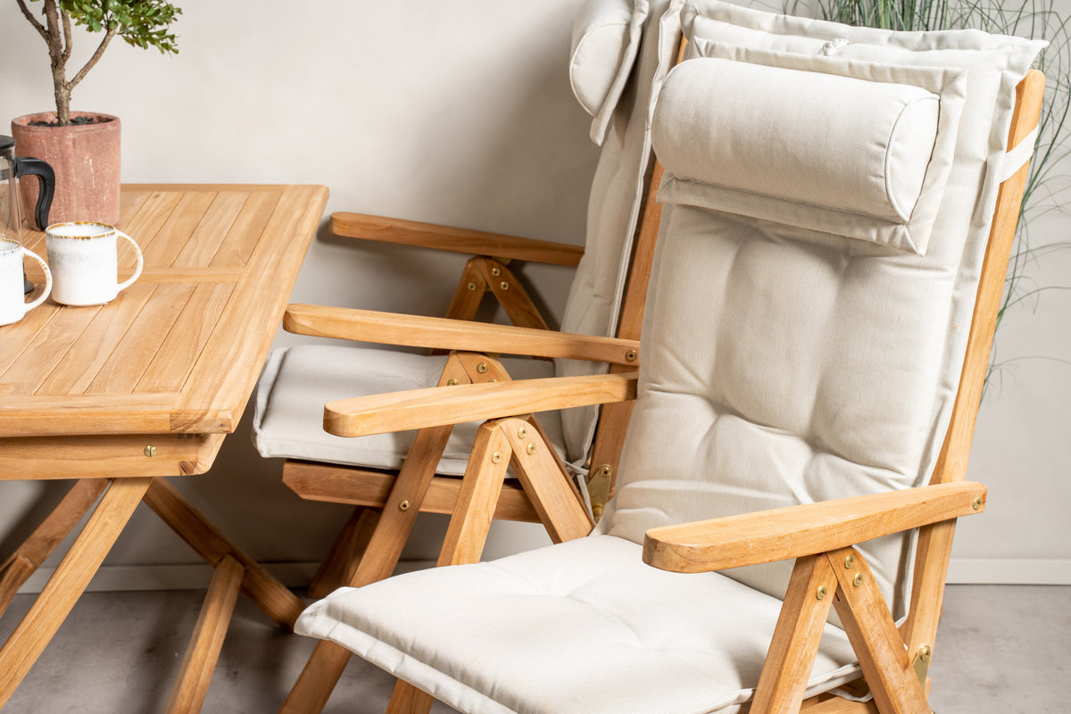 Kenya Matbord med Kenya Stolarna – Bord: 75x120x70 Stol: 73x105x62