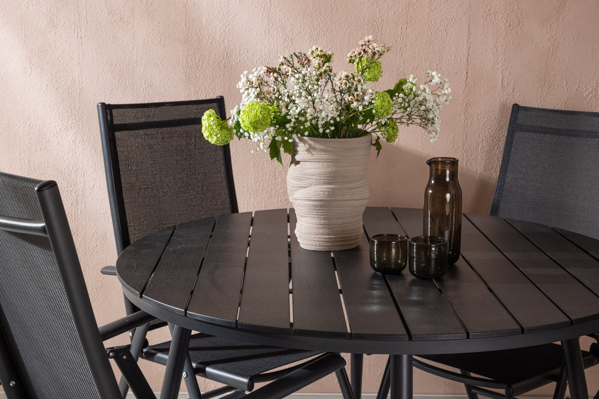 Break Matbord med Break Stolarna – Bord: ⌀120 Stol: 62x107,5x55