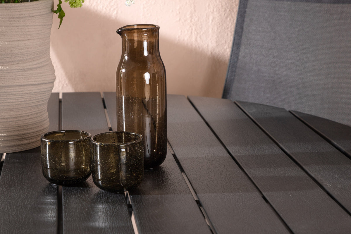 Break Matbord med Break Stolarna – Bord: ⌀120 Stol: 62x107,5x55