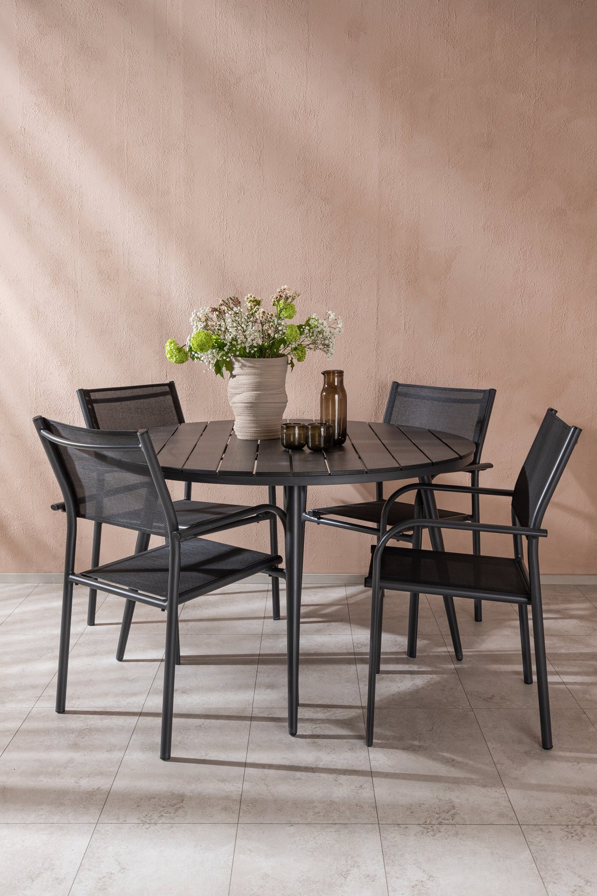 Break Matbord med Santorini Stolarna – Bord: ⌀120 Stol: 58x88x56