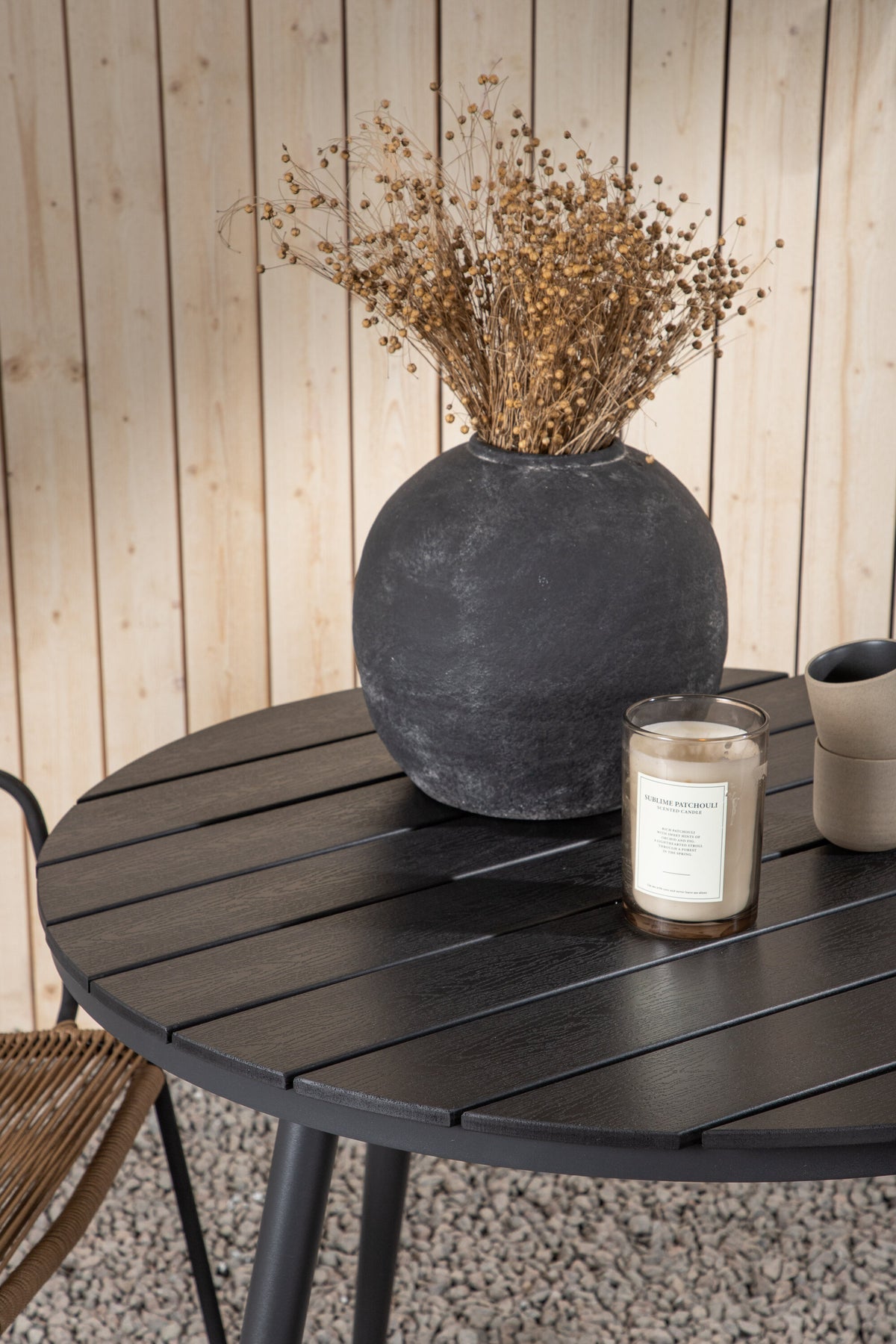 Break Matbord med Lindos Stolarna – Bord: ⌀90 Stol: 66x85x55