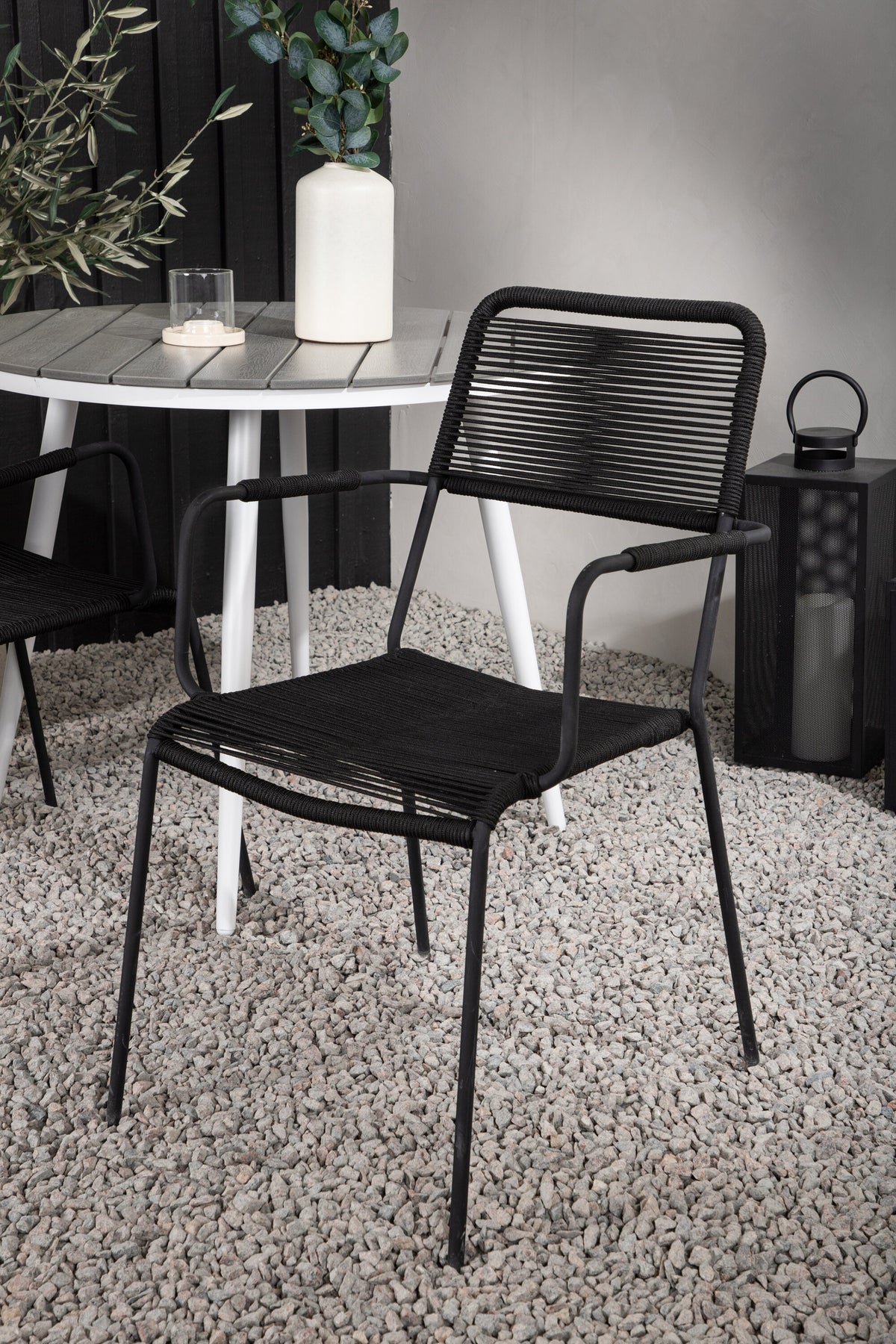 Break Matbord med Lindos Stolarna – Bord: ⌀90 Stol: 66x85x55