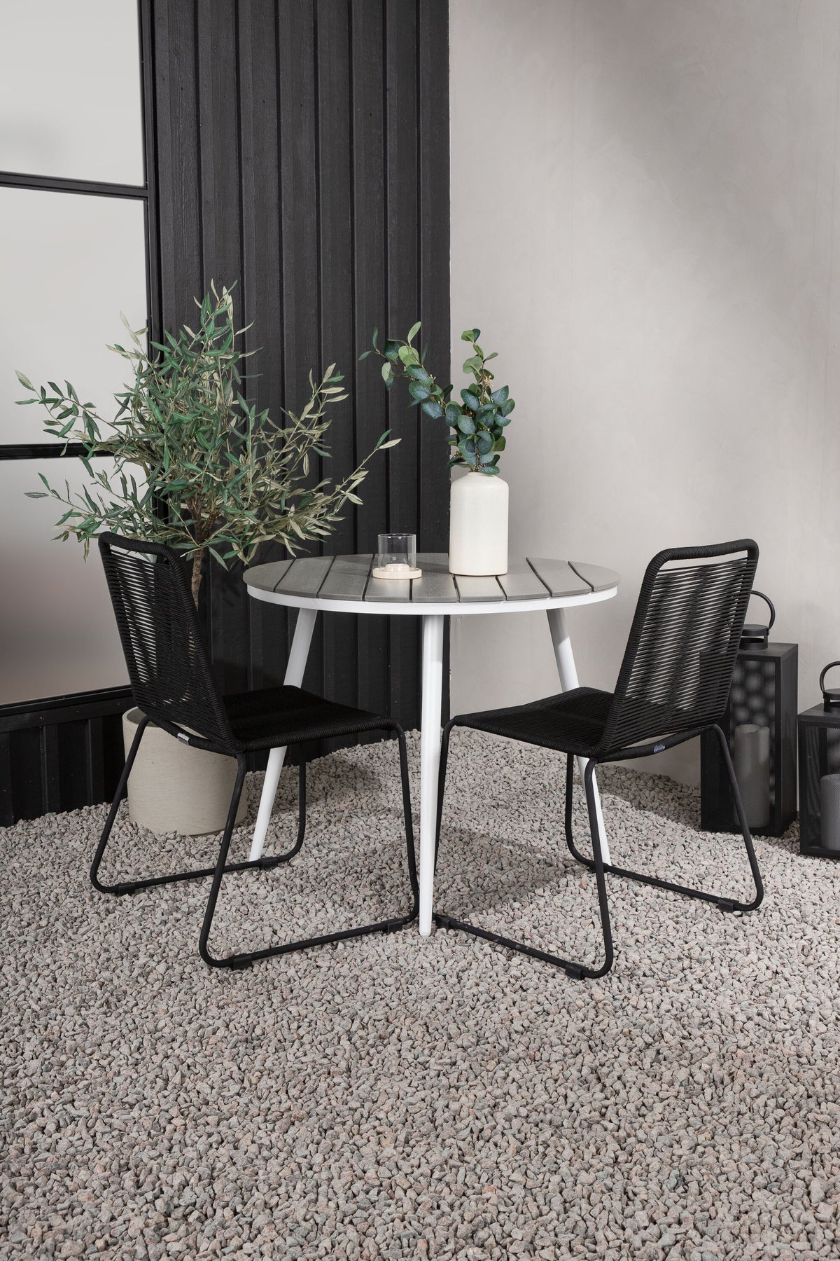 Break Matbord med Lindos Stolarna – Bord: ⌀90 Stol: 59x86x57