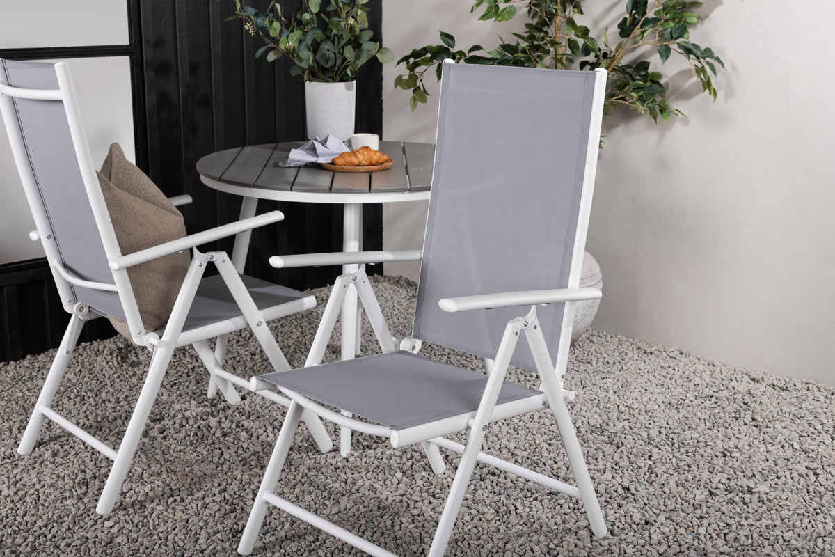 Break Matbord med Break Stolarna – Bord: ⌀90 Stol: 62x107,5x55