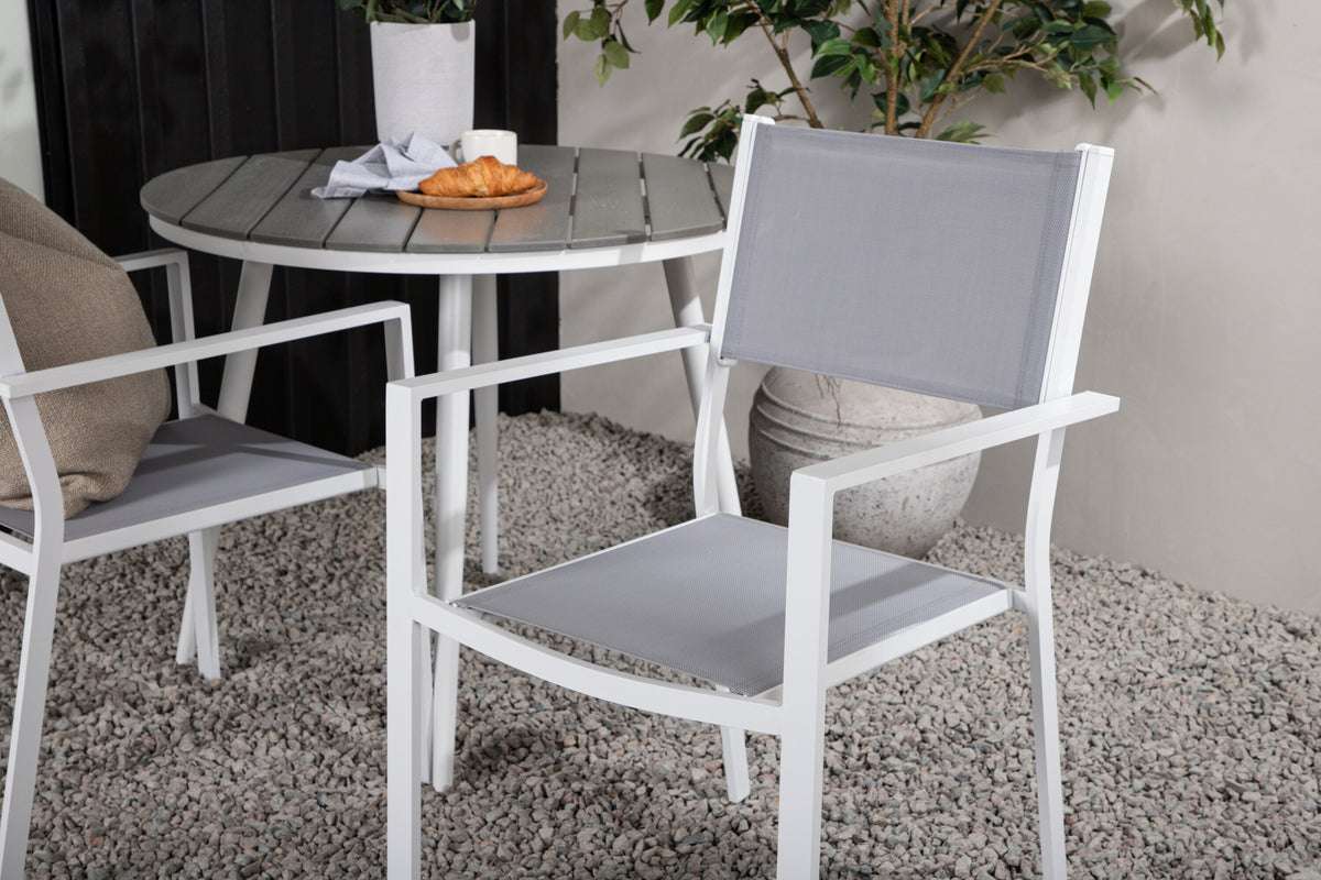 Break Matbord med Copacabana Stolarna – Bord: ⌀90 Stol: 60,5x88x56,5