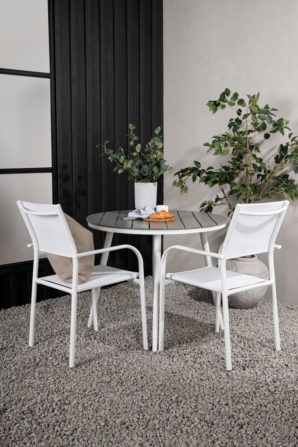 Break Matbord med Santorini Stolarna – Bord: ⌀90 Stol: 58x89x56