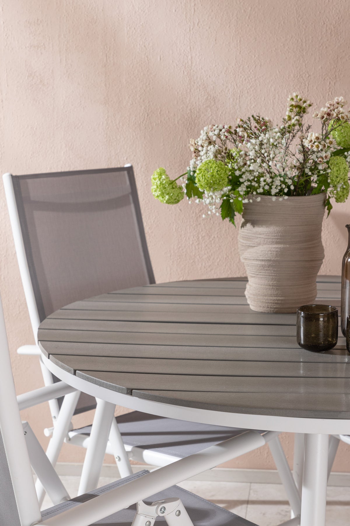 Break Matbord med Break Stolarna – Bord: ⌀120 Stol: 62x107,5x55