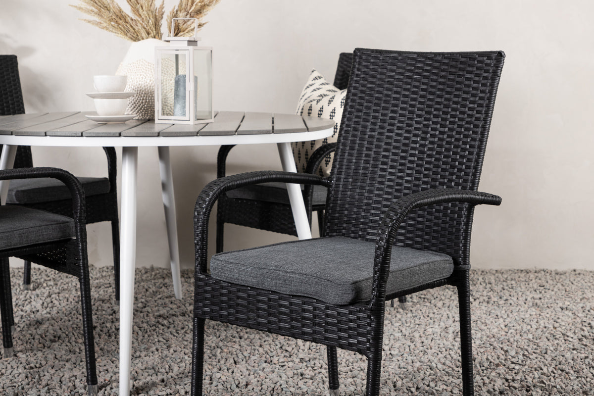 Break Matbord med Anna Stolarna – Bord: ⌀120 Stol: 64x95x55