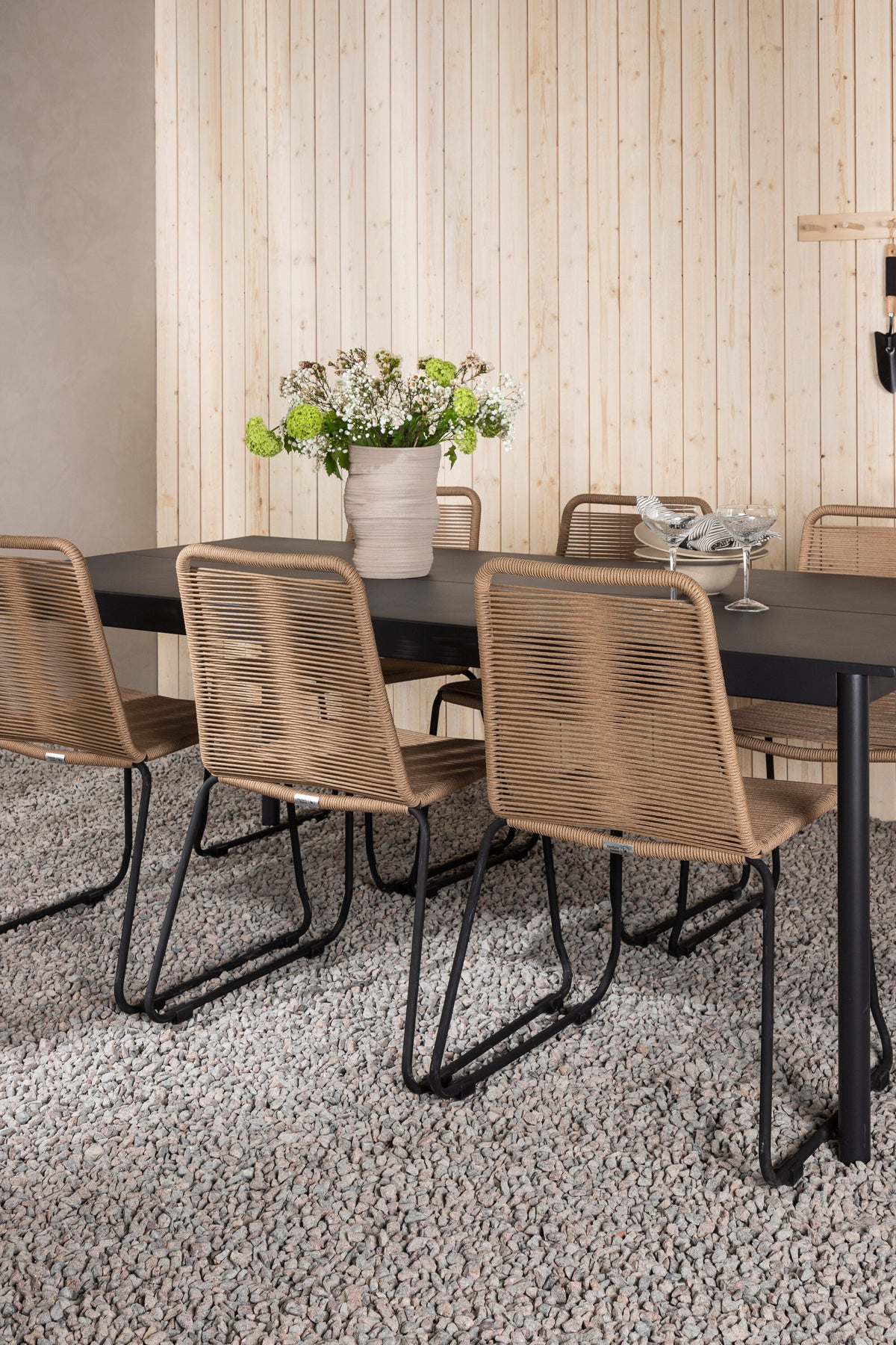 Modena Matbord med Lindos Stolarna – Bord: 75x200x100 Stol: 59x86x57