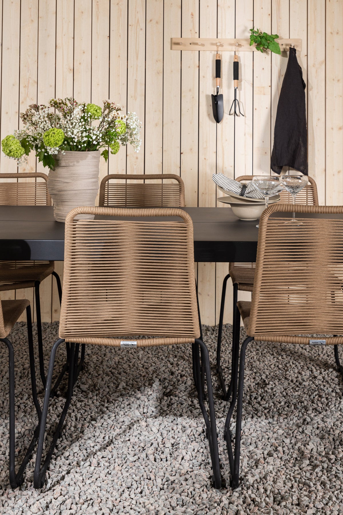 Modena Matbord med Lindos Stolarna – Bord: 75x200x100 Stol: 59x86x57