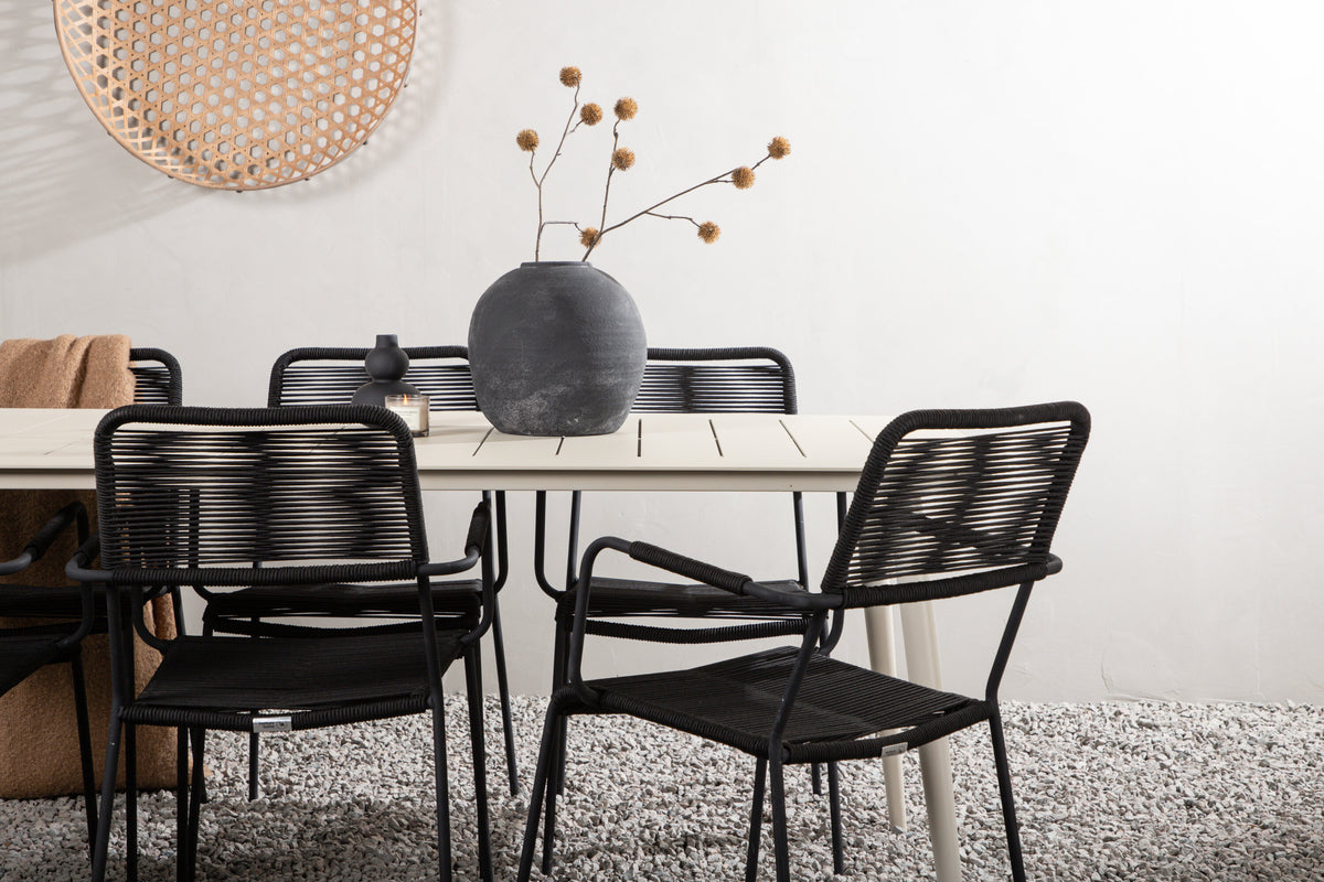 Lina Matbord med Lindos Stolarna – Bord: 75x200x90 Stol: 66x85x55