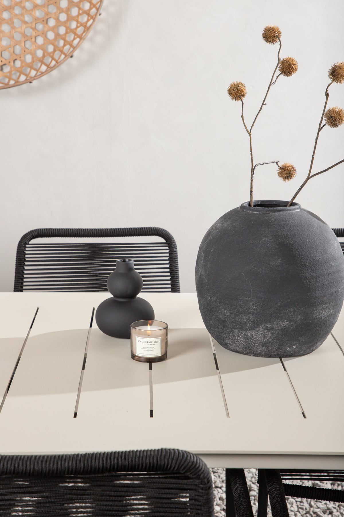Lina Matbord med Lindos Stolarna – Bord: 75x200x90 Stol: 66x85x55