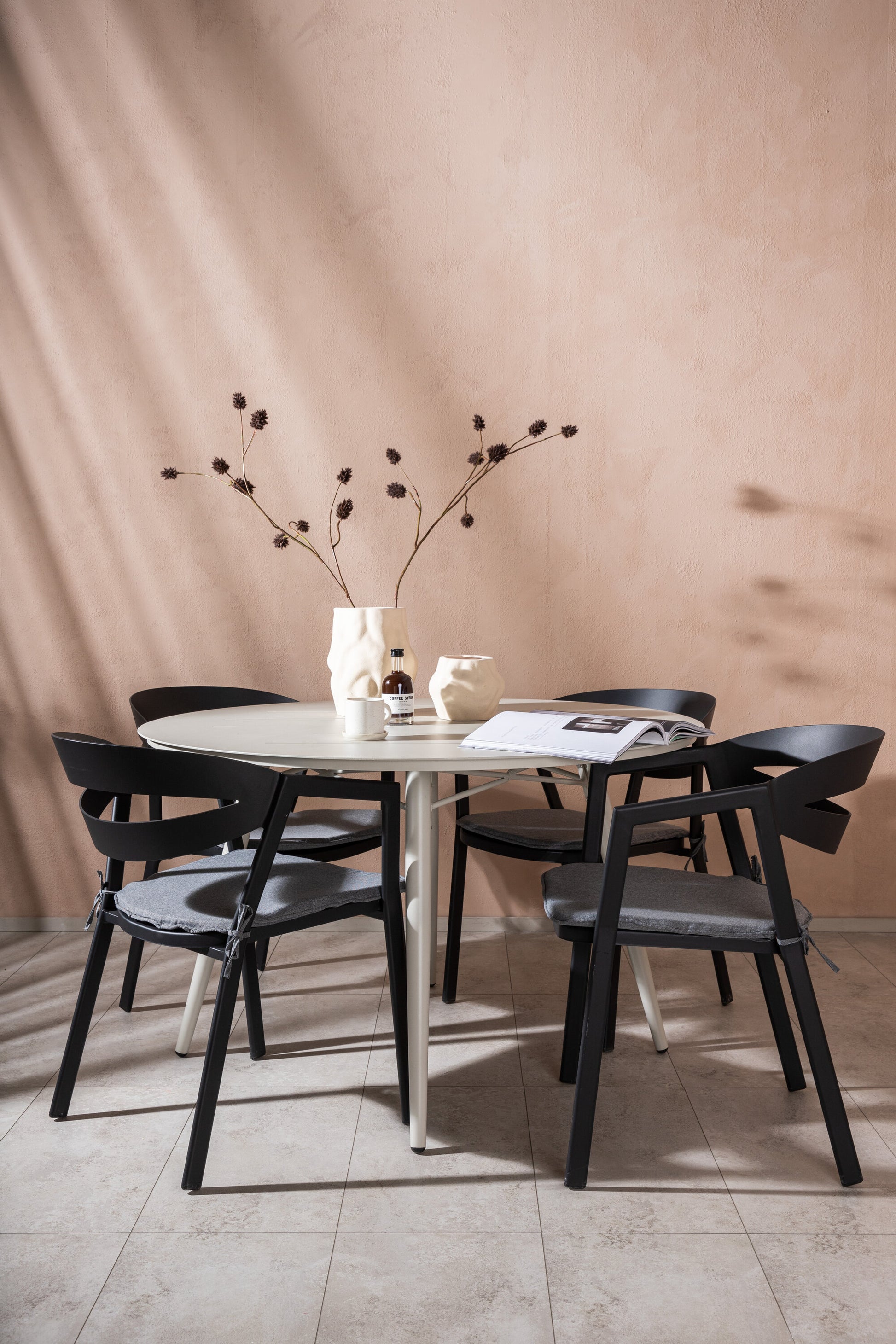 Lina Matbord med Slit Stolarna Matgrupp