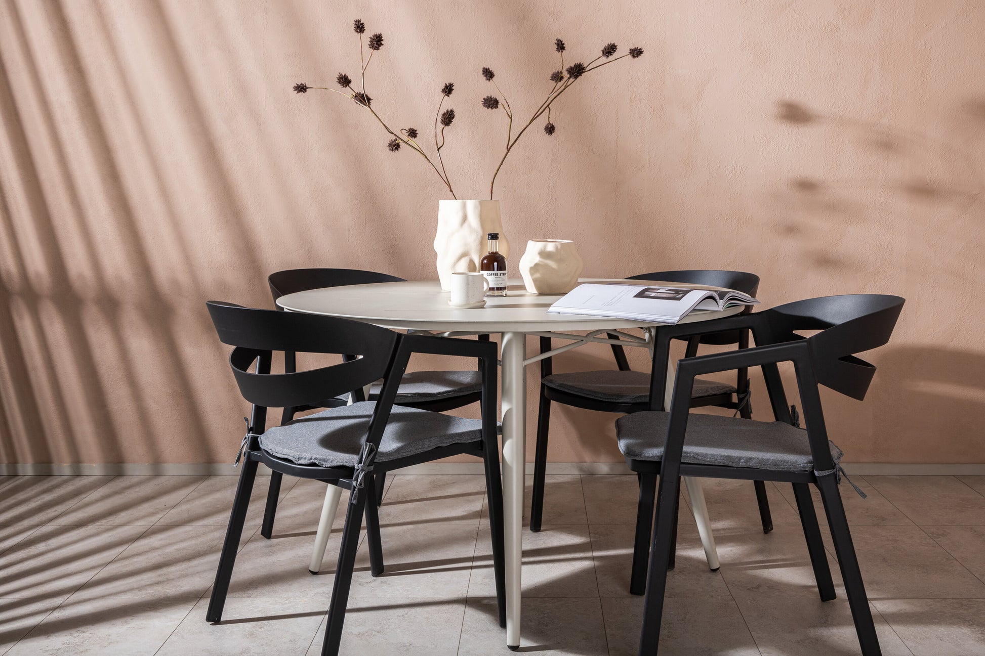 Lina Matbord med Slit Stolarna Matgrupp