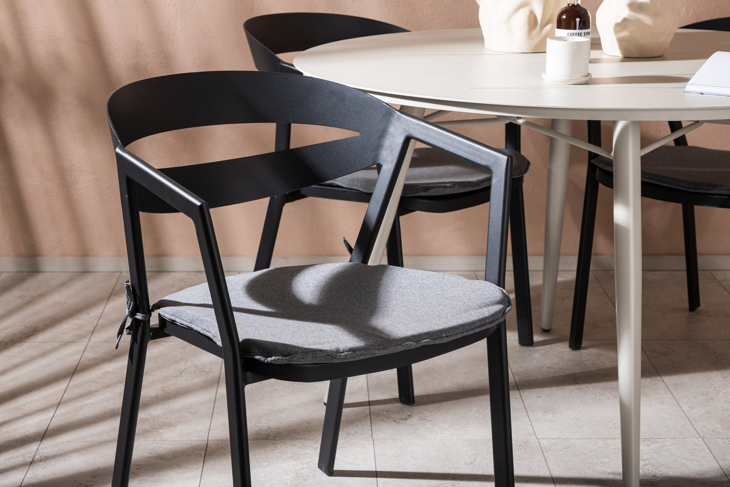 Lina Matbord med Slit Stolarna Matgrupp