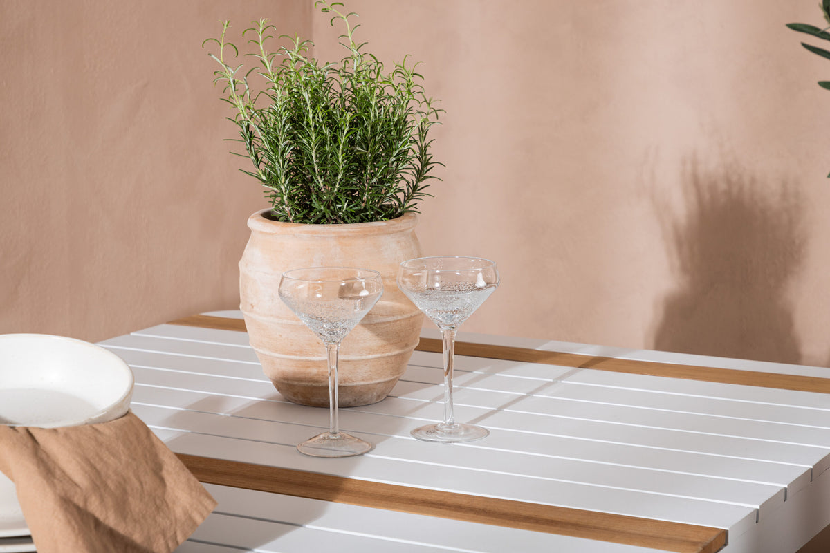 Togo Matbord med Lindos Stolarna – Bord: 75x150x90 Stol: 59x86x57