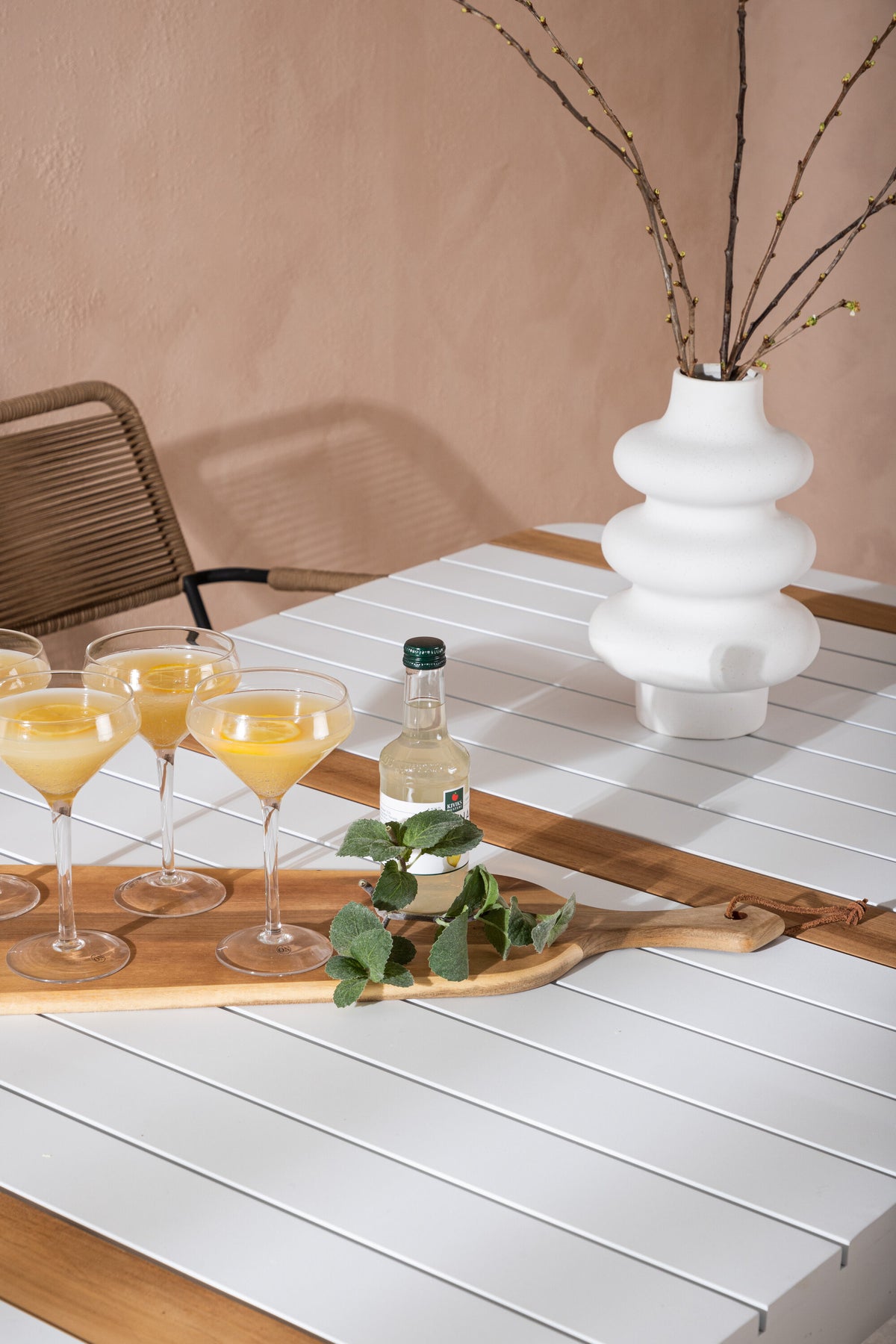 Togo Matbord med Lindos Stolarna – Bord: 75x150x90 Stol: 66x85x55