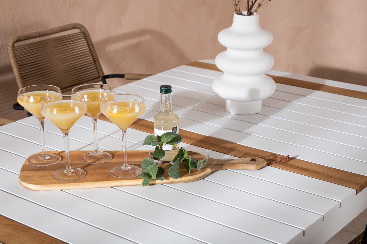 Togo Matbord med Lindos Stolarna – Bord: 75x150x90 Stol: 66x85x55