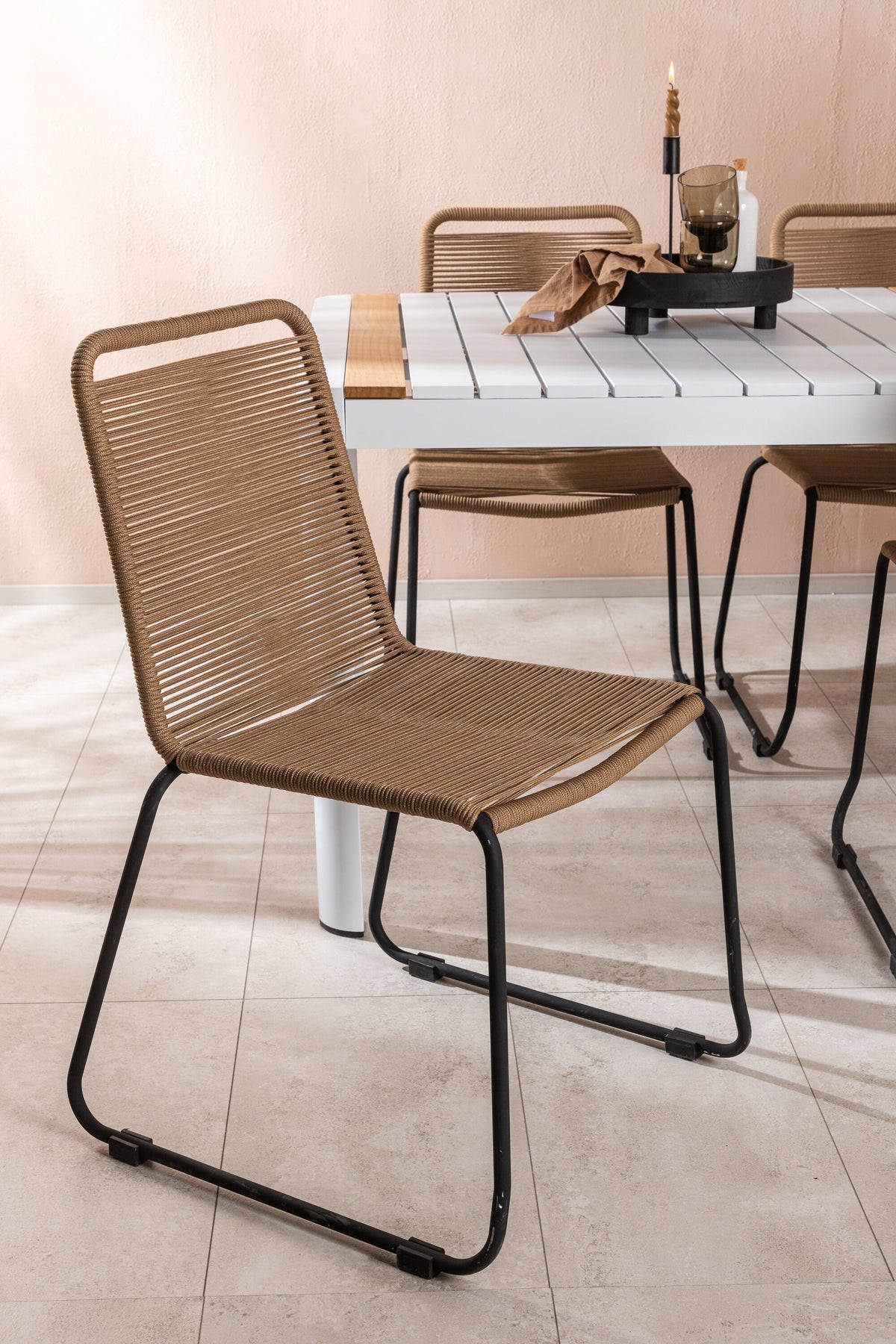 Togo Matbord med Lindos Stolarna – Bord: 75x200x100 Stol: 59x86x57