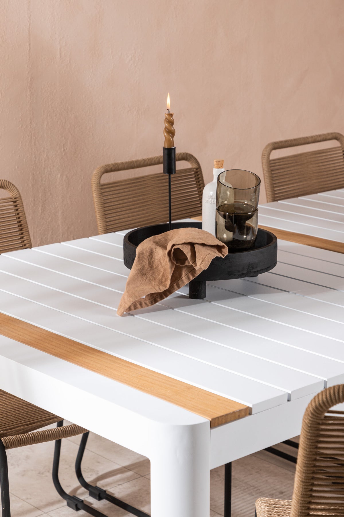 Togo Matbord med Lindos Stolarna – Bord: 75x200x100 Stol: 59x86x57