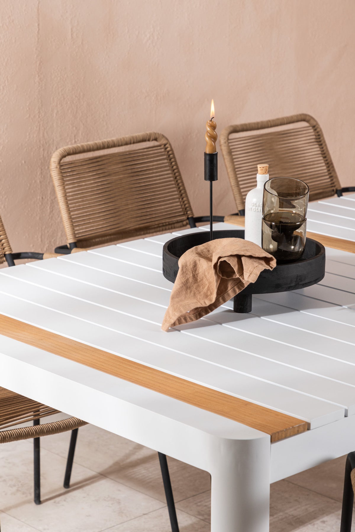 Togo Matbord med Lindos Stolarna – Bord: 75x200x100 Stol: 66x85x55