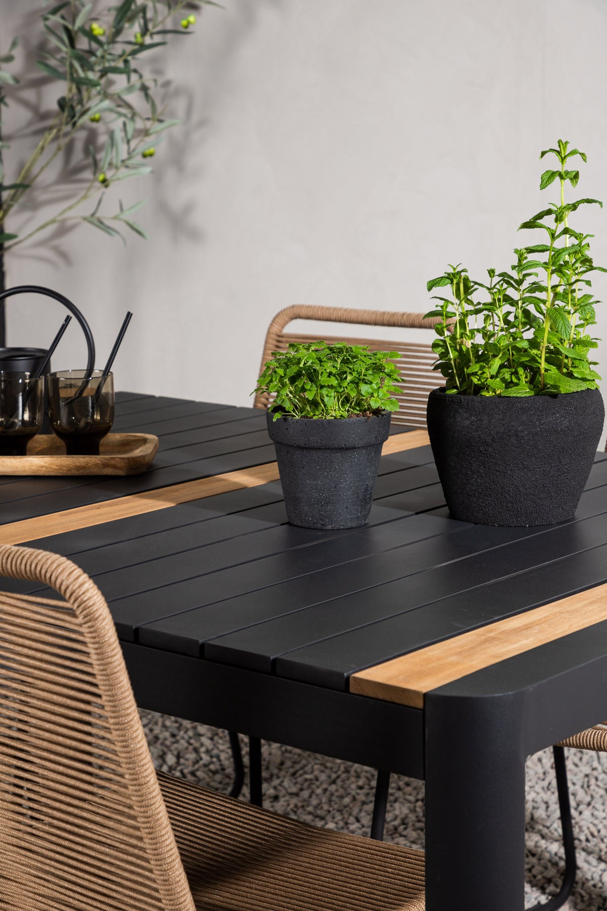 Togo Matbord med Lindos Stolarna – Bord: 75x150x90 Stol: 59x86x57