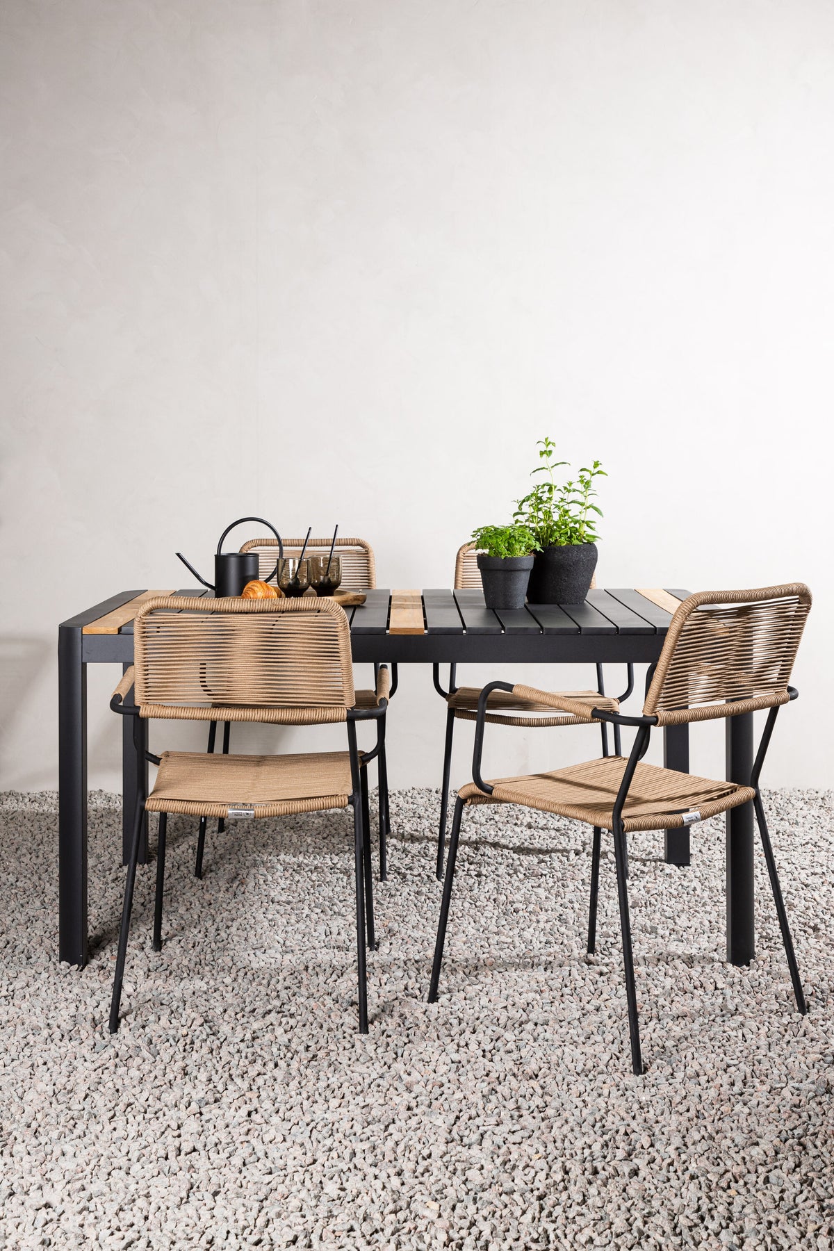 Togo Matbord med Lindos Stolarna – Bord: 75x150x90 Stol: 66x85x55