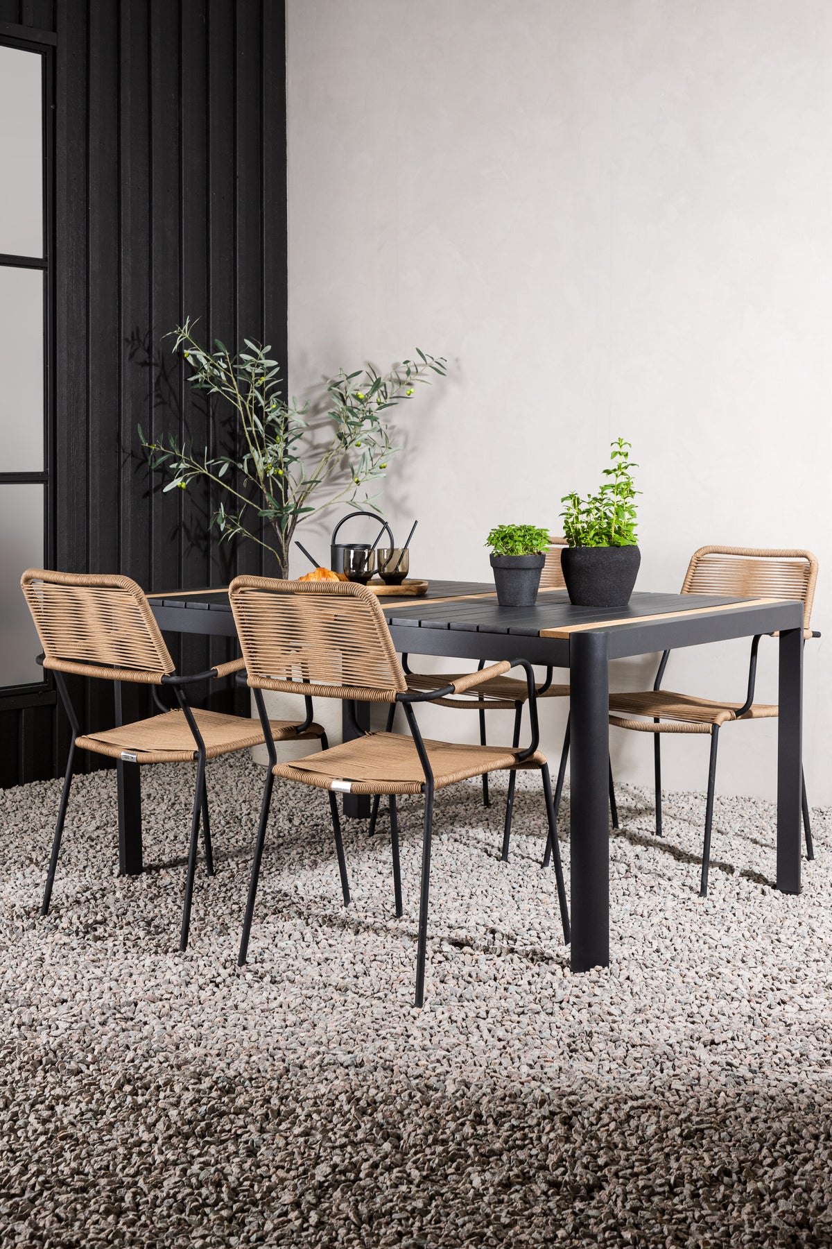Togo Matbord med Lindos Stolarna – Bord: 75x150x90 Stol: 66x85x55