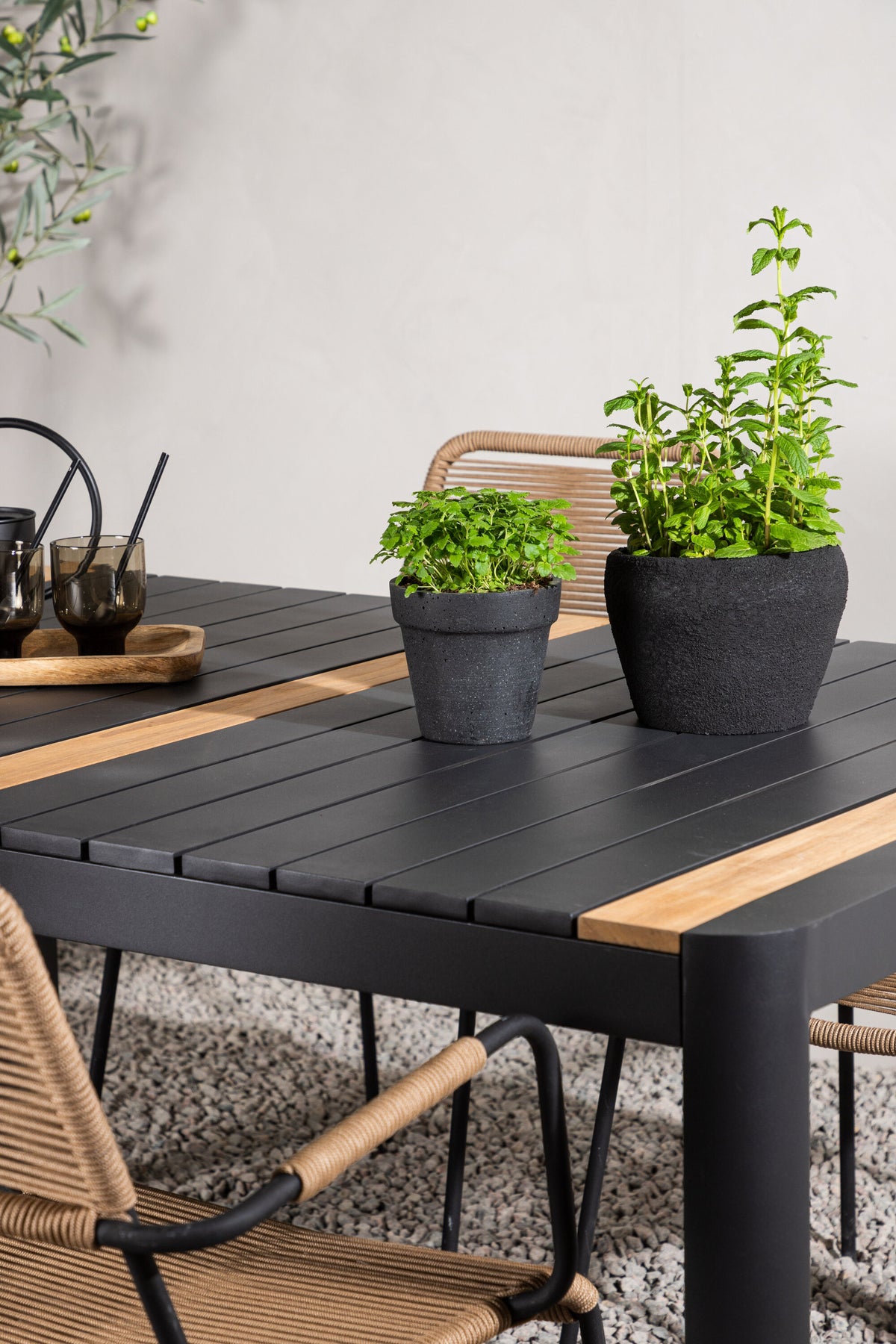 Togo Matbord med Lindos Stolarna – Bord: 75x150x90 Stol: 66x85x55