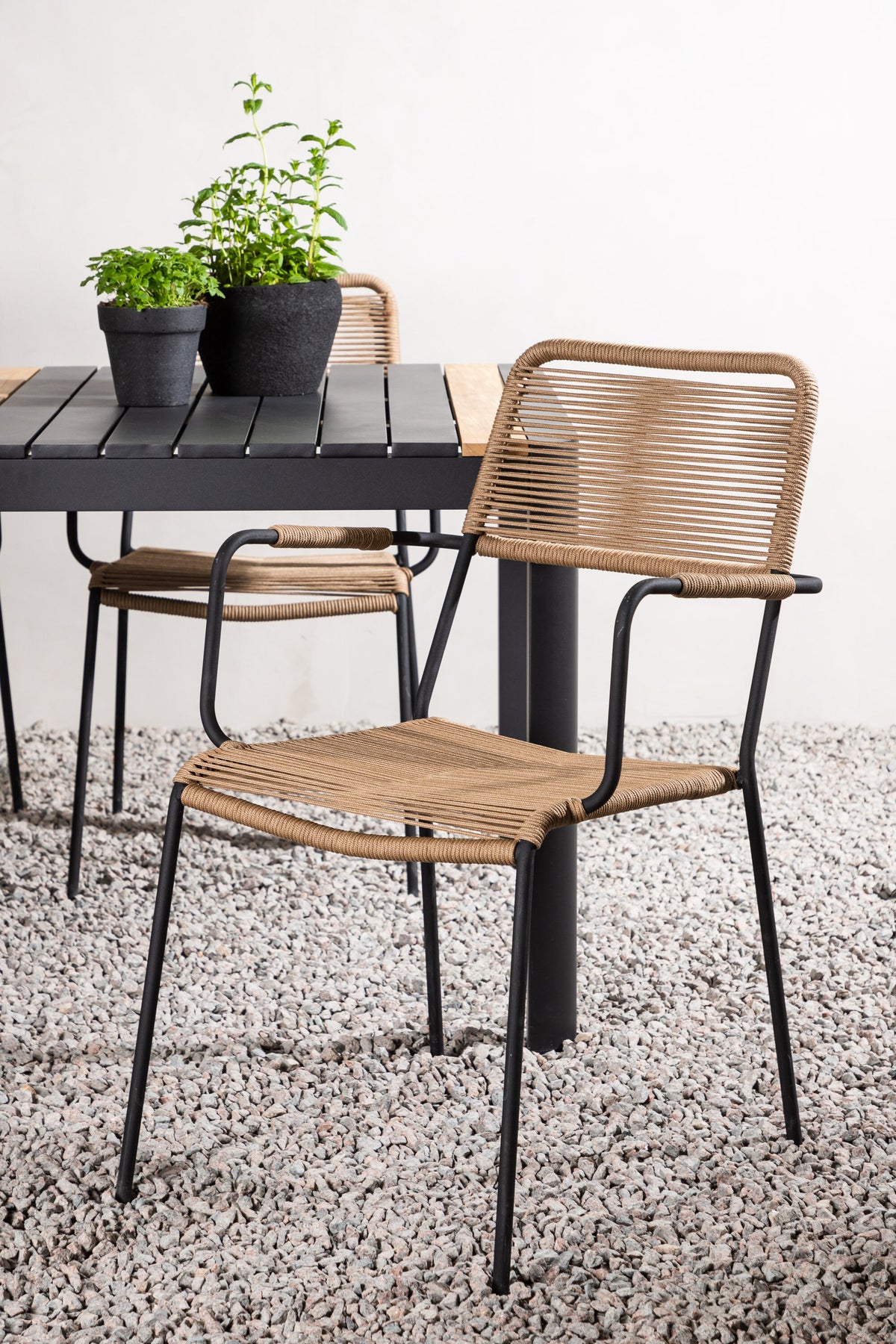 Togo Matbord med Lindos Stolarna – Bord: 75x150x90 Stol: 66x85x55