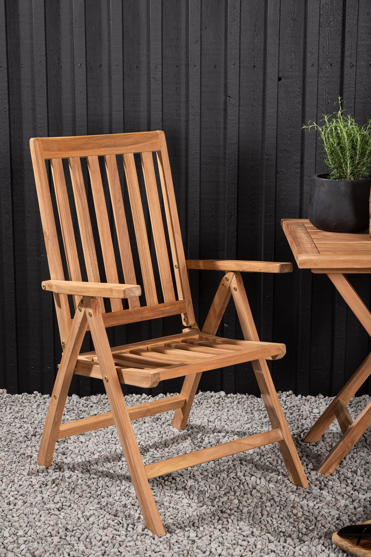 Kenya Matbord med Kenya Stolarna – Bord: 75x70x70 Stol: 50x105x62