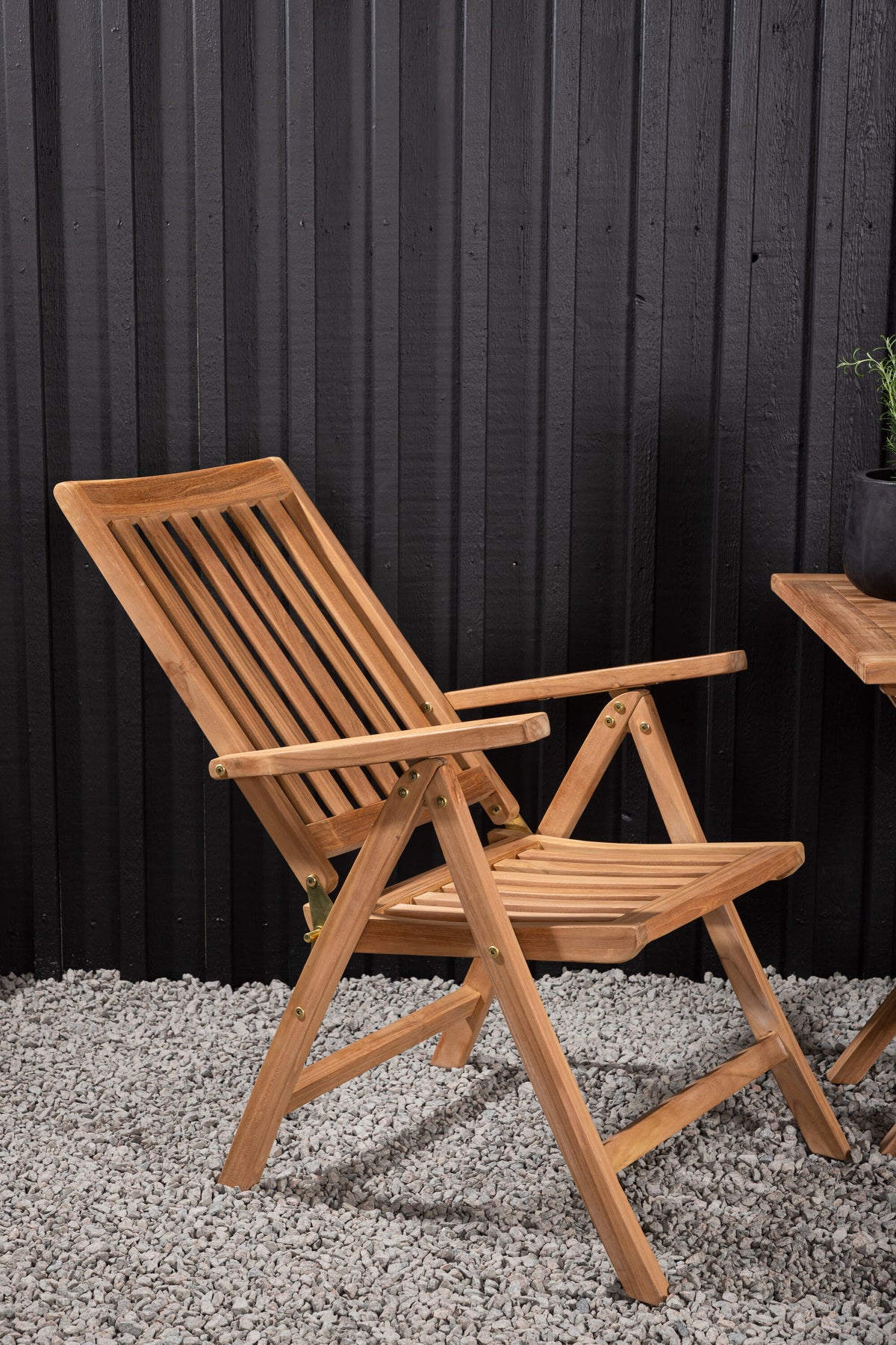 Kenya Matbord med Kenya Stolarna – Bord: 75x70x70 Stol: 50x105x62