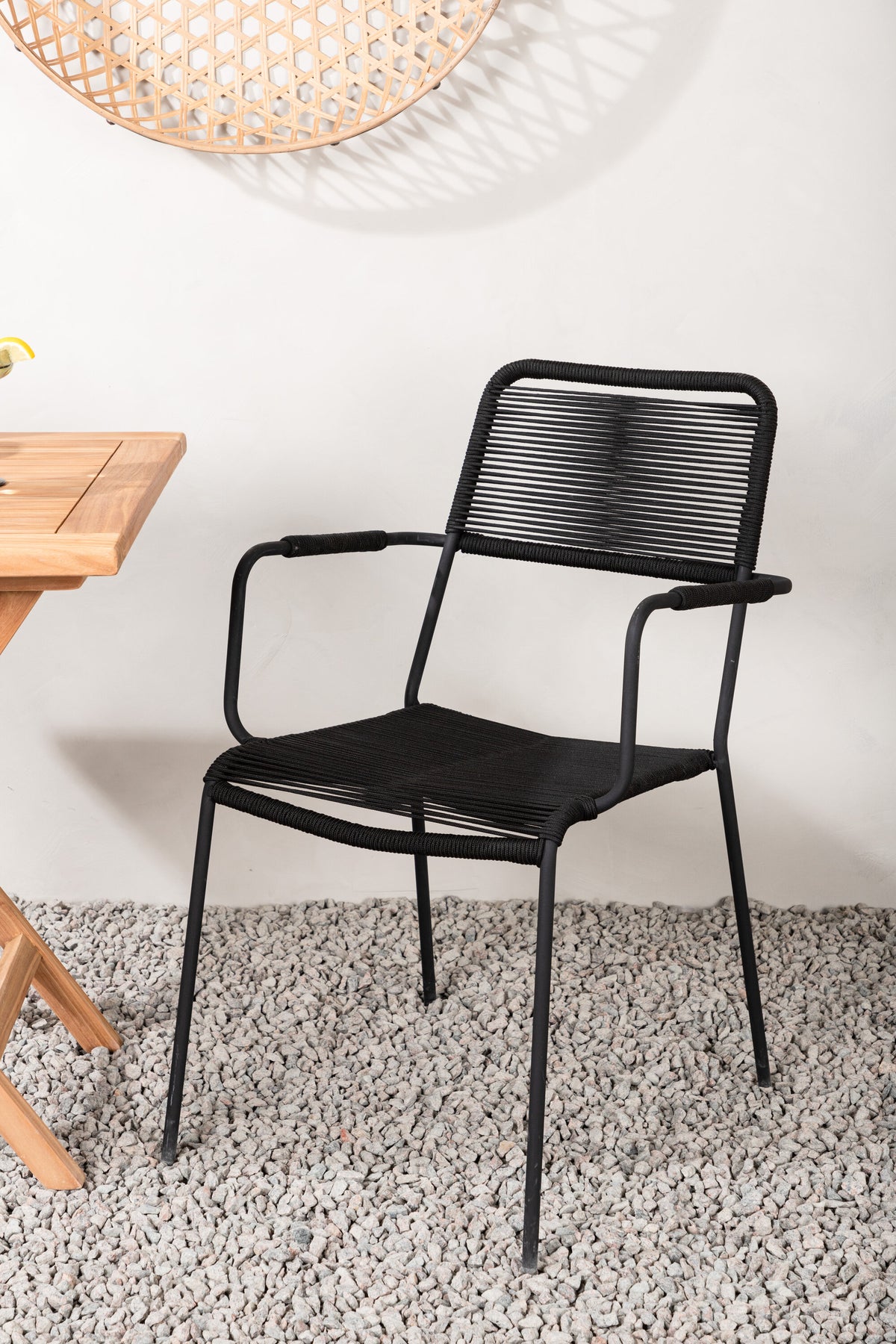 Kenya Matbord med Lindos Stolarna – Bord: 75x70x70 Stol: 66x85x55