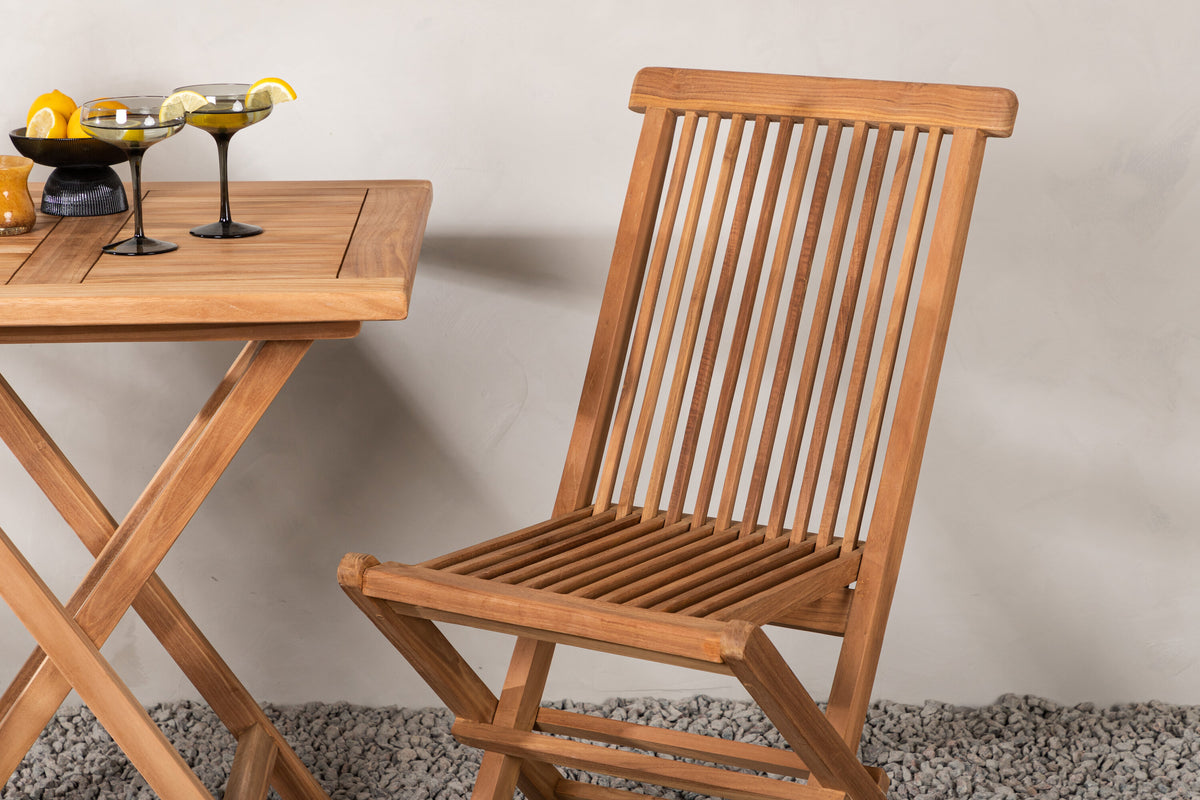 Kenya Matbord med Kenya Stolarna – Bord: 75x70x70 Stol: 62x89x47