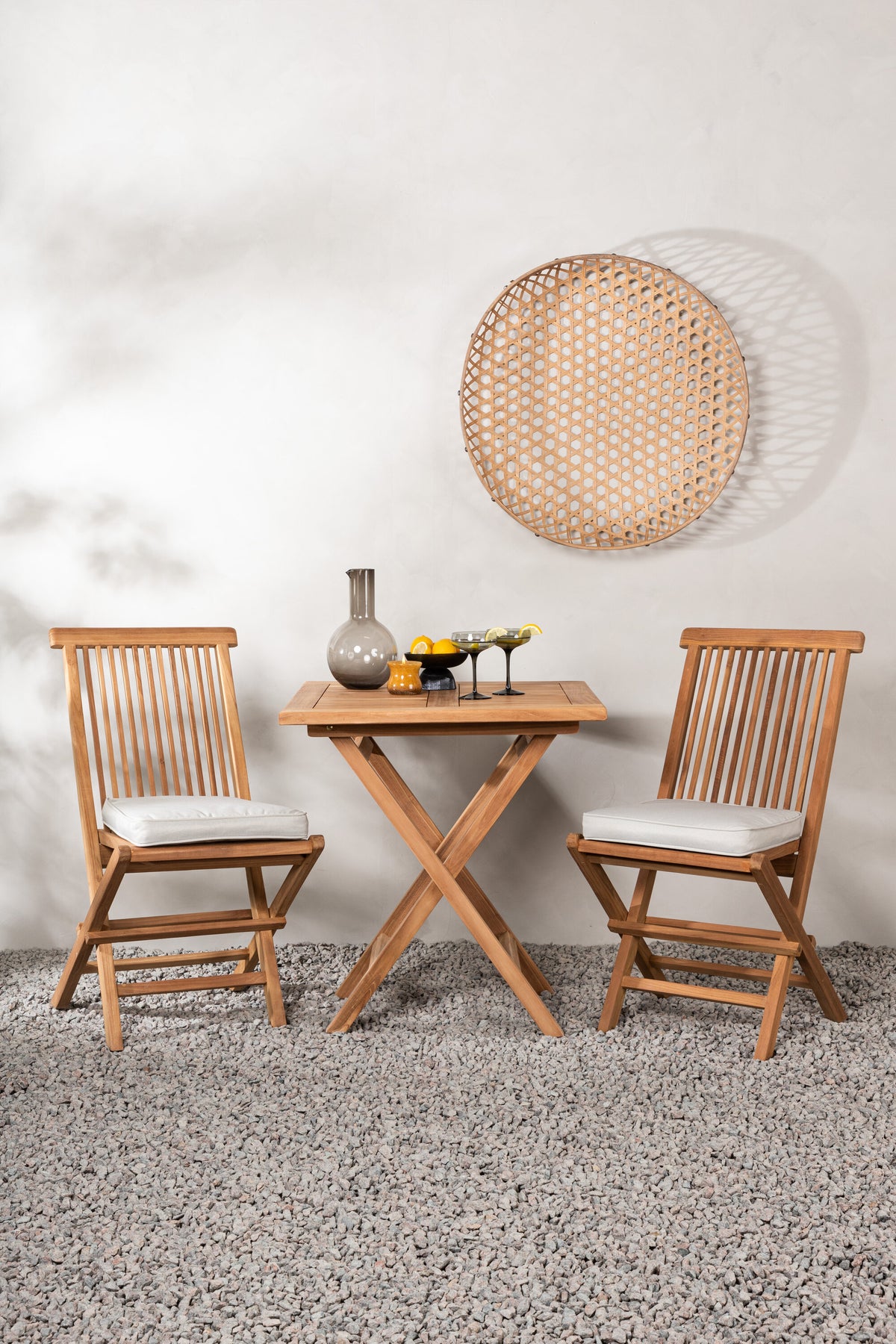 Kenya Matbord med Kenya Stolarna – Bord: 75x70x70 Stol: 62x89x47