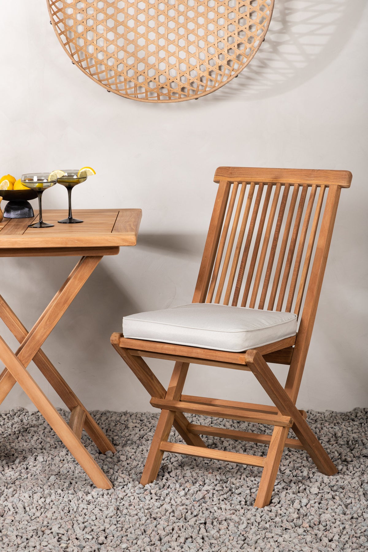 Kenya Matbord med Kenya Stolarna – Bord: 75x70x70 Stol: 62x89x47