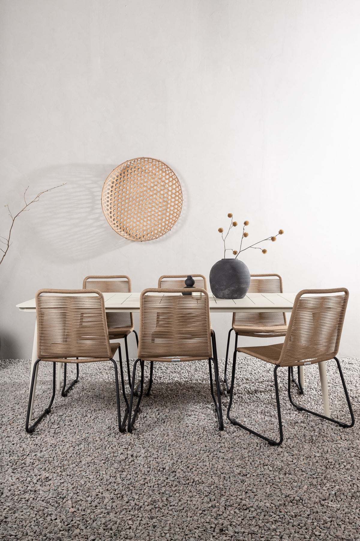 Lina Matbord med Lindos Stolarna – Bord: 75x200x90 Stol: 59x86x57