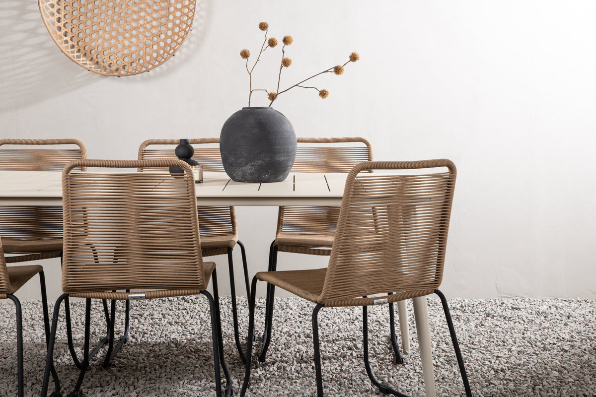 Lina Matbord med Lindos Stolarna – Bord: 75x200x90 Stol: 59x86x57