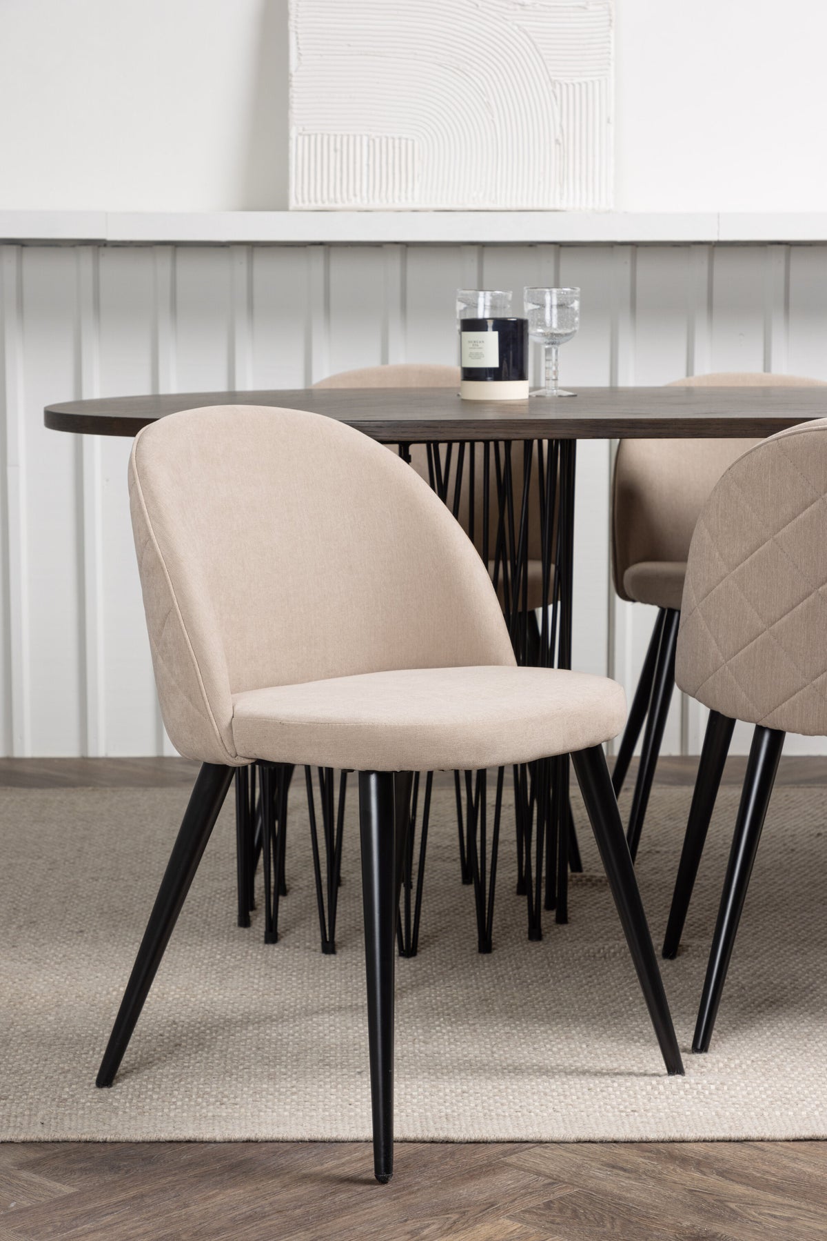 Stone Matbord med Velvet Stolarna – Bord: 74x220x100 Stol: 57x76,5x50