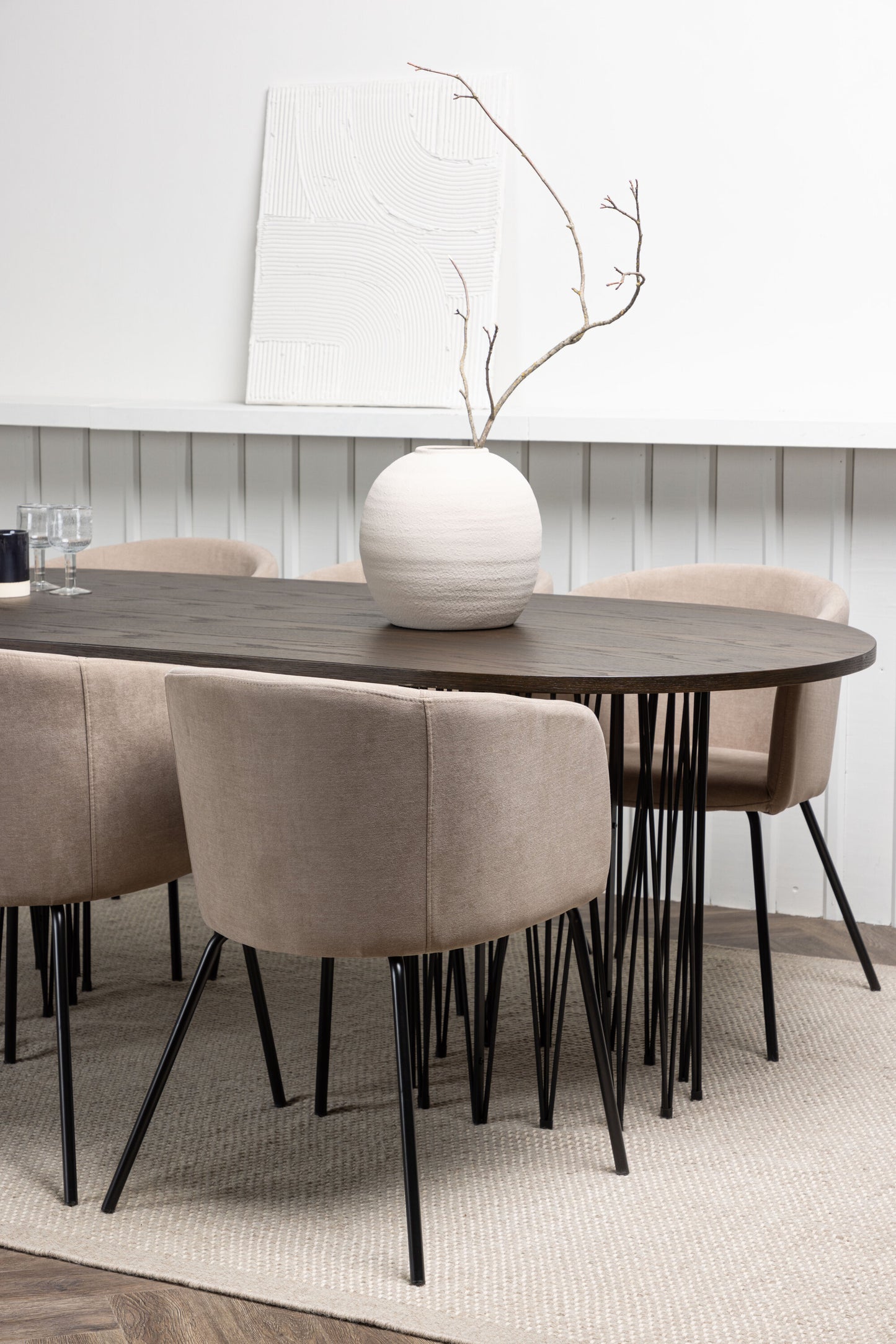 Stone Matbord med Berit Stolarna Matgrupp