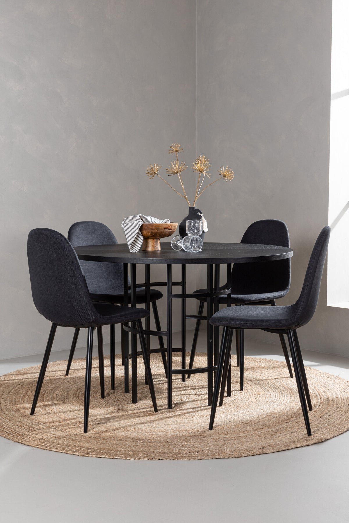 Copenhagen Matbord med Polar Stolarna – Bord: ⌀115 Stol: 53x87x44
