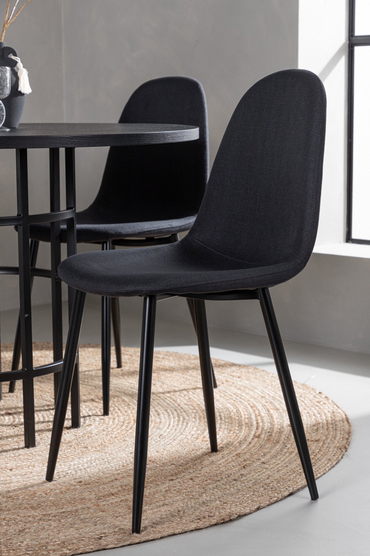 Copenhagen Matbord med Polar Stolarna – Bord: ⌀115 Stol: 53x87x44