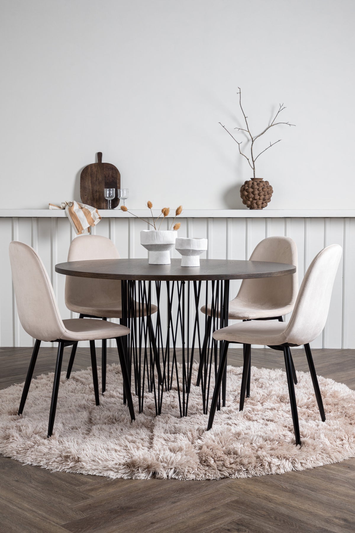 Stone Matbord med Polar Stolarna – Bord: ⌀120 Stol: 53,3x88x44